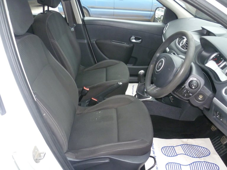 2012 Renault Clio 1.5 dCi 88 Expression 5dr HATCHBACK Diesel Manual
