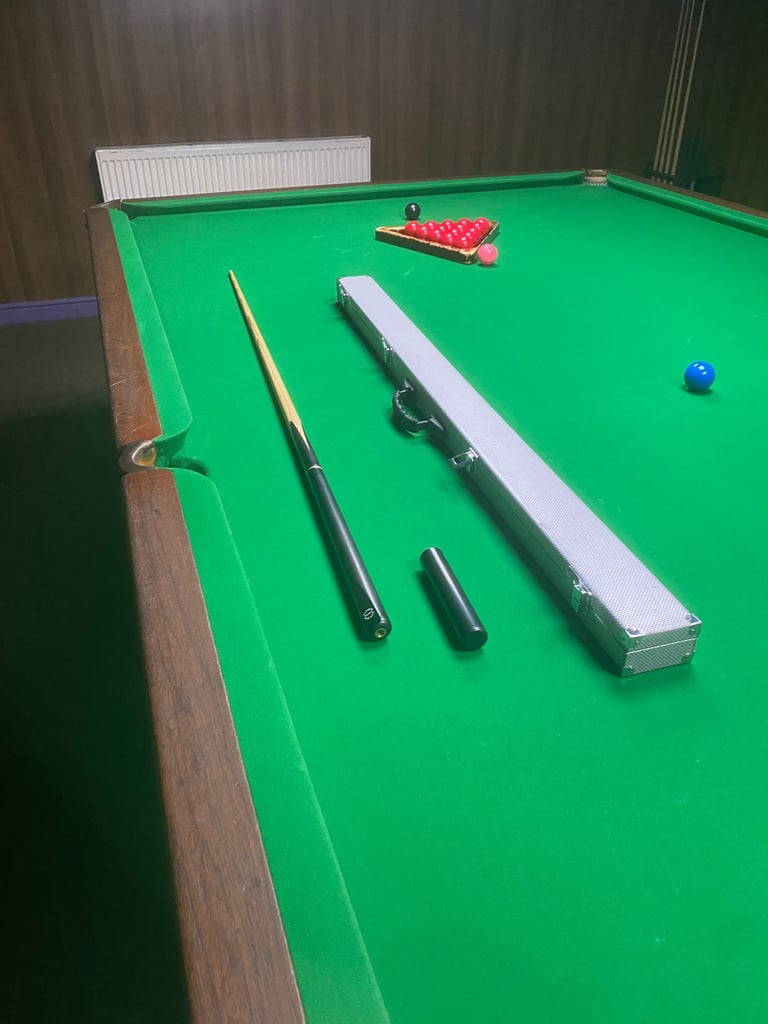 image for Maximus premium snooker cue 3/4 with case and mini butt