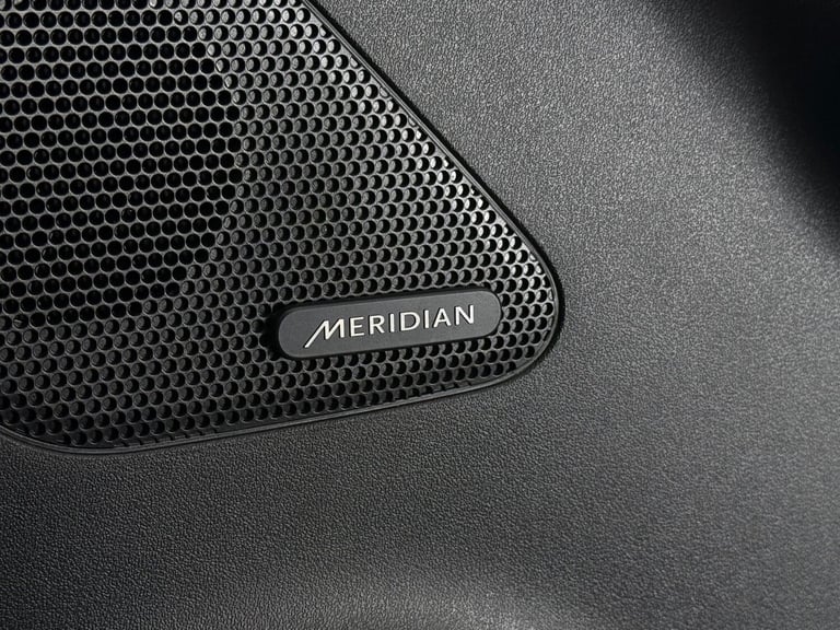 2019 Jaguar F-Pace 2.0 P250i Portfolio Auto AWD Euro 6 (s/s) 5dr ESTATE Petrol Automatic