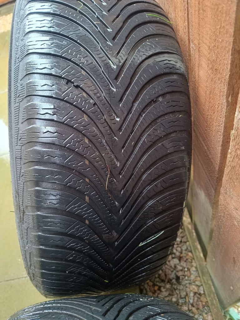 Alloy wheels with premium tyres (winter)