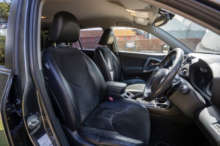 2012 Toyota RAV4 2.2 D-CAT SR SUV 5dr Diesel Auto 4WD Euro 5 (150 ps) ESTATE Diesel Automatic