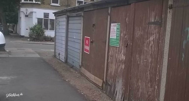 Garage to rent in London (N9) | Stashbee