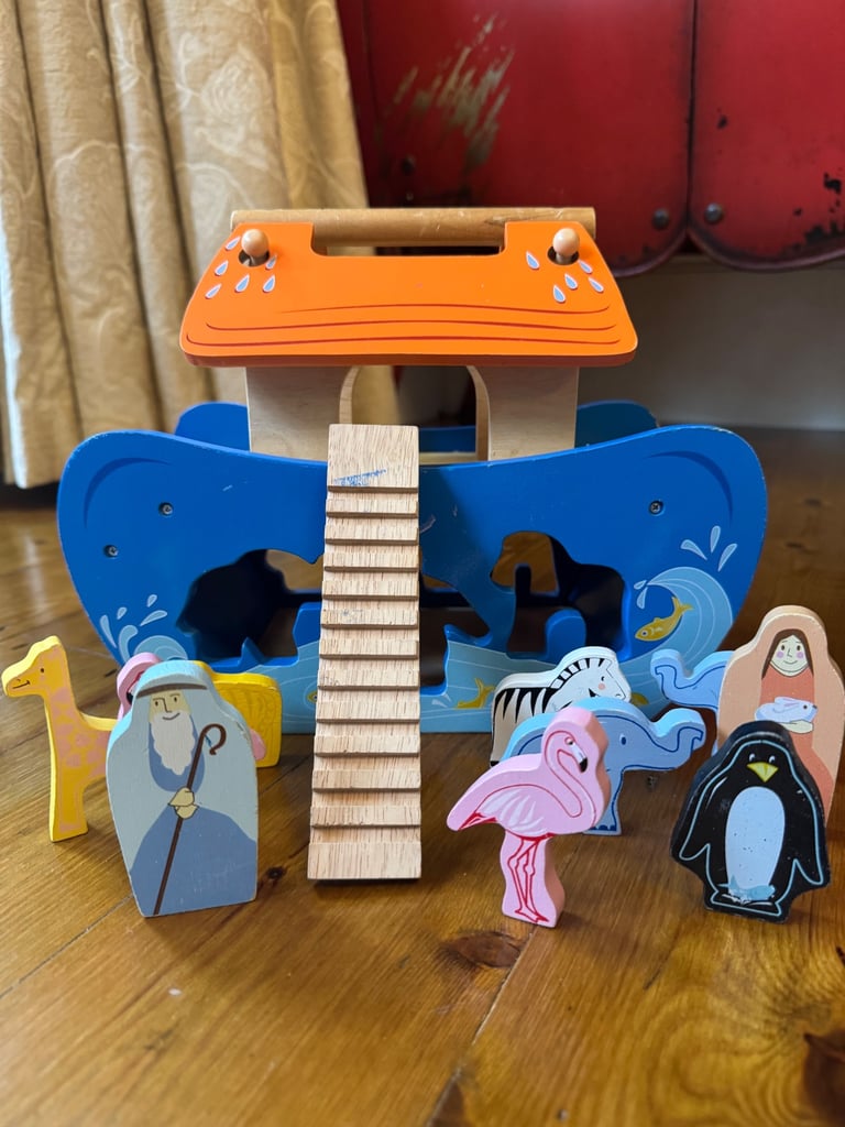 Job lot. 6 x Wooden set of toys for creative, educational play!