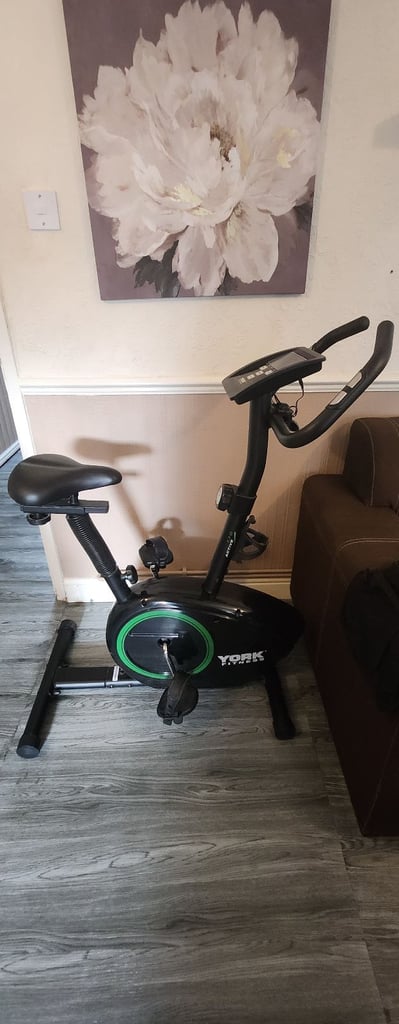 York Active 110 Exercise bike  fitness bike 
