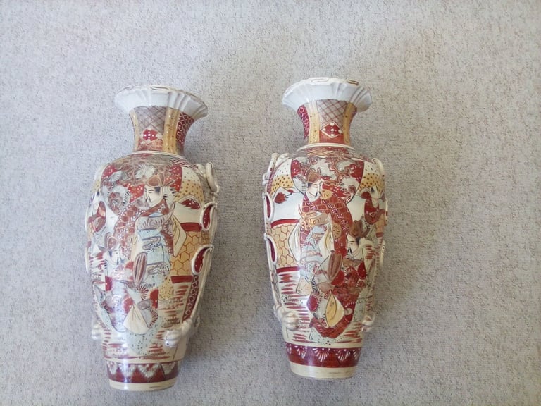 image for 2 off Chines design vases
