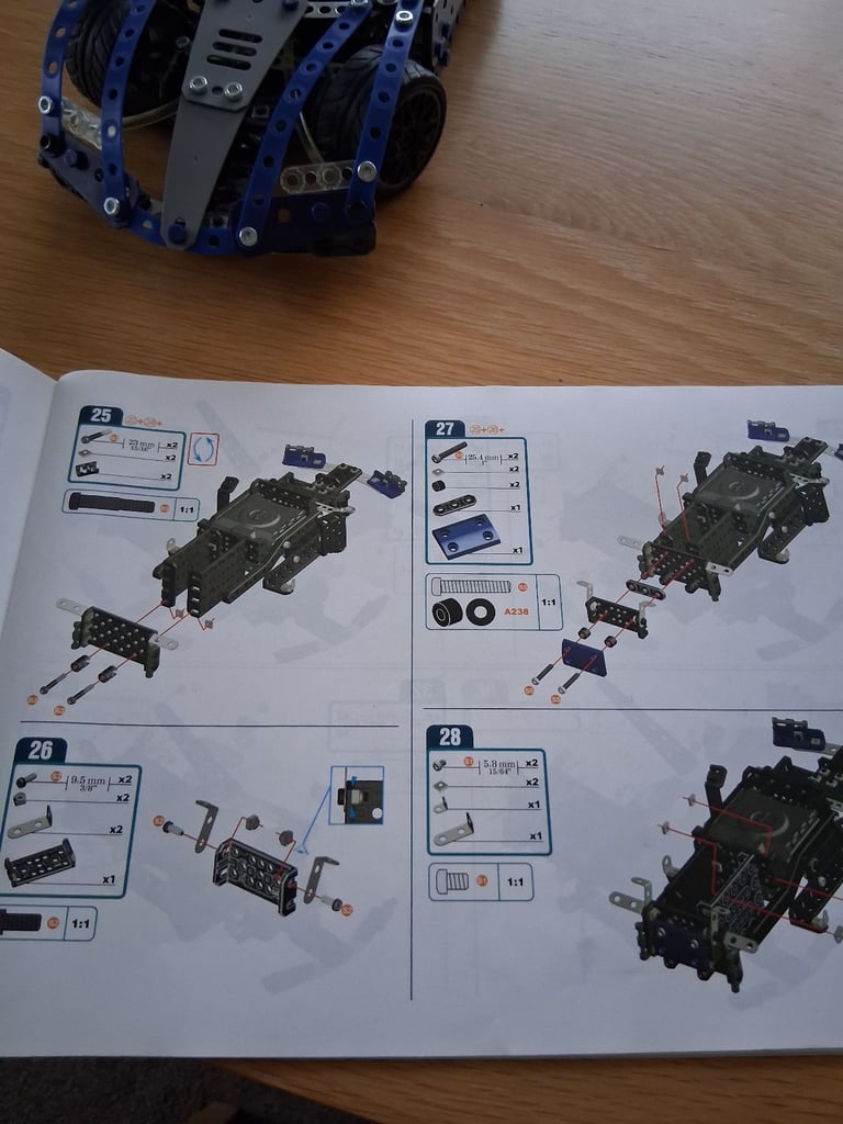 Meccano racing car kit 
