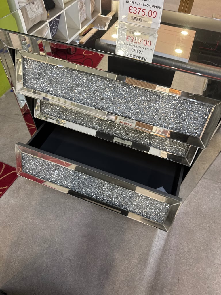 CRUSHED GLASS 4 drawer chest of drawers 
