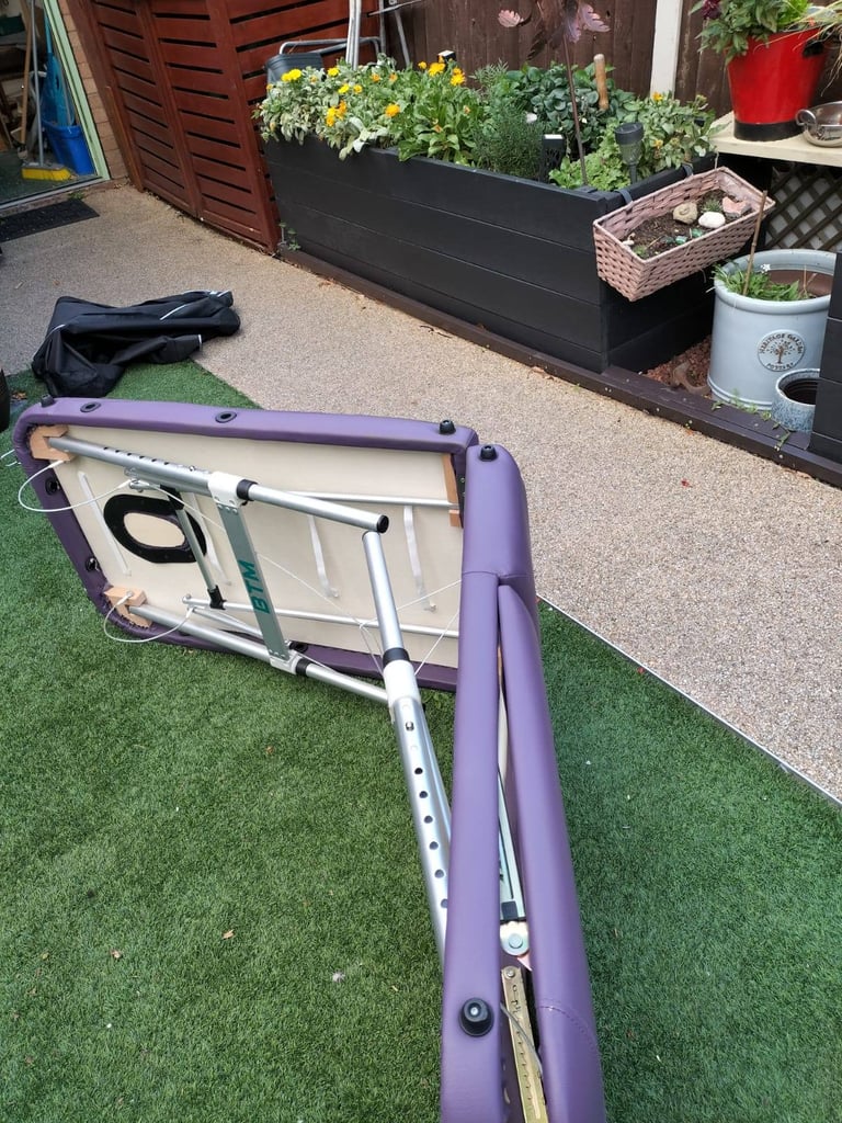Treatment bed