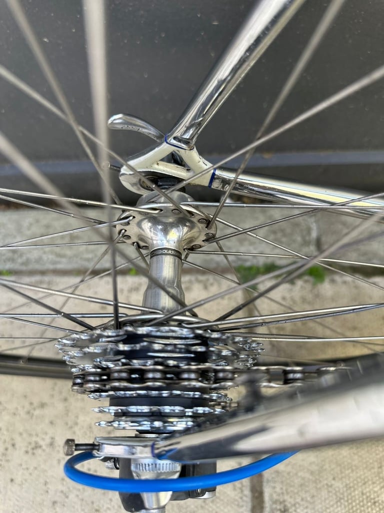 Stunning BENOTTO Italian 🇮🇹 Beauty on 2 Wheels Road Bike Size/L  Bellissima