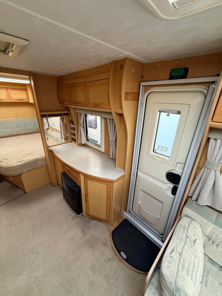 Elddis Odyssey 544 Fixed Bed Side Washroom