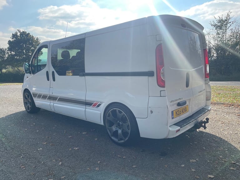2011 Vauxhall Vivaro Crew Van 2.0CDTI [115PS] Sportive Van LWB Crew Van Diesel Manual