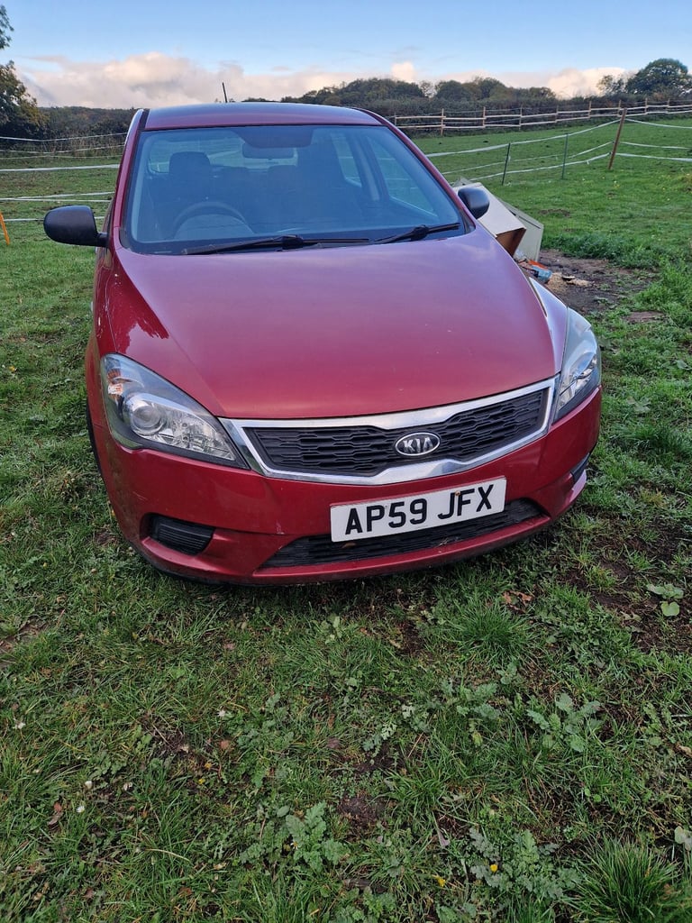 image for Kia, CEED, Hatchback, 2010, Manual,  1582 (cc), 5 doors
