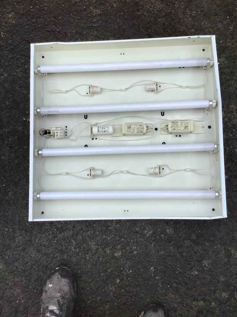 image for Ceiling 4 tube fluorescent fittings 