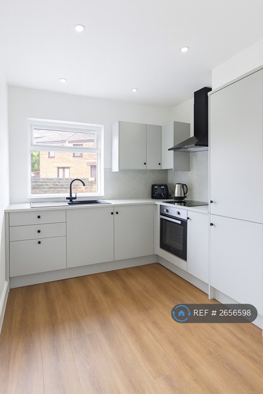 2 bedroom house in Newent Lane, Sheffield, S10 (2 bed) (#2656598)