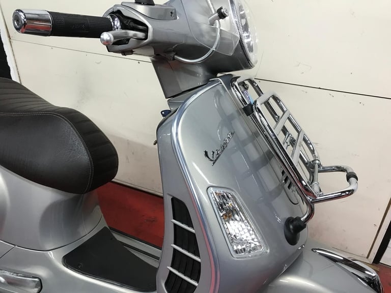 Piaggio Vespa GTS 300i