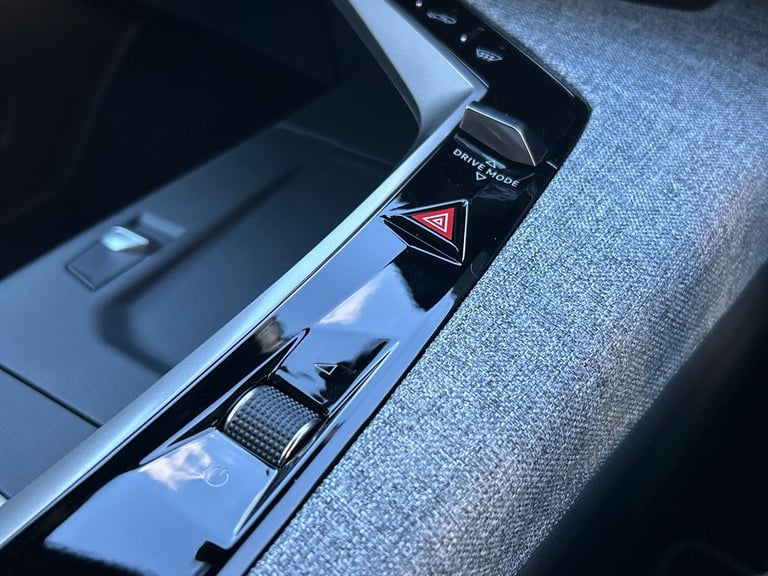 2025 Peugeot 5008 1.2 Hybrid 136 GT 5dr e-DSC6 HATCHBACK PETROL Automatic