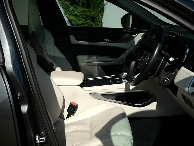 2022 Jaguar F-Pace 2.0 D200 MHEV R-Dynamic HSE SUV 5dr Diesel Auto AWD Euro 6 (s/s) (204 ps) SUV ...