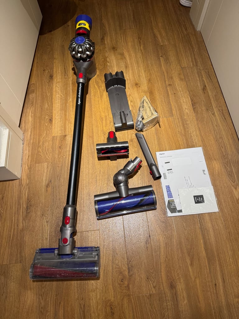 image for Dyson v8 absolute pro 