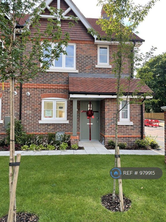 image for 2 bedroom house in Potters Lane, Surrey, GU23 (2 bed) (#979915)