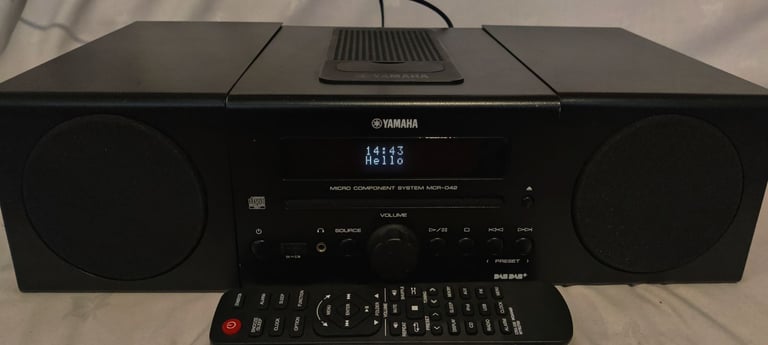 YAMAHA MCR-042 Component System iPod/iPhone dock/CD/MP3/USB/FM/DAB/RADIO/AUX  Black colour