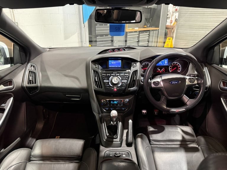2013 Ford Focus 2.0T EcoBoost ST-3 Hatchback 5dr Petrol Manual Euro 5 s/s 250 ps Top Spec  Hatchb...