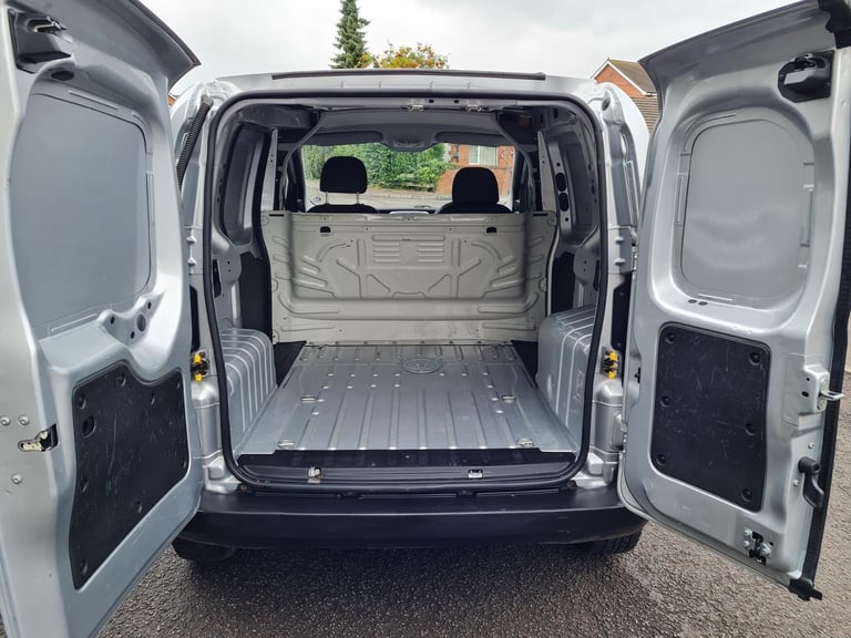 September 2017 Peugeot Bipper Professional Hdi Diesel Only Covered 84000 Miles From New  