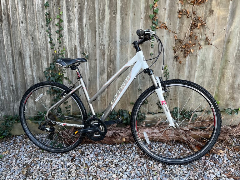 Women’s carrera crossfire hybrid bike. 18” frame