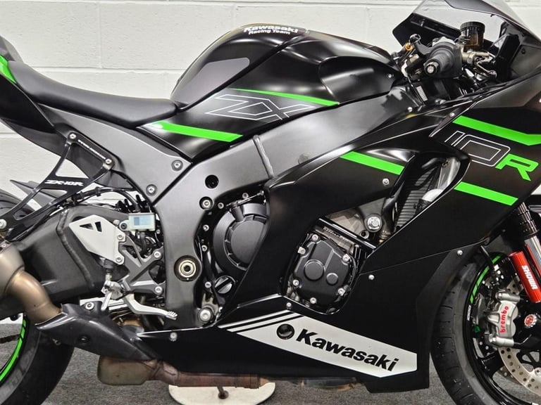Kawasaki Ninja ZX-10R 1 OWNER! AKRAPOVIC EHXUAST! KRT REPLICA! FULL SERVICE