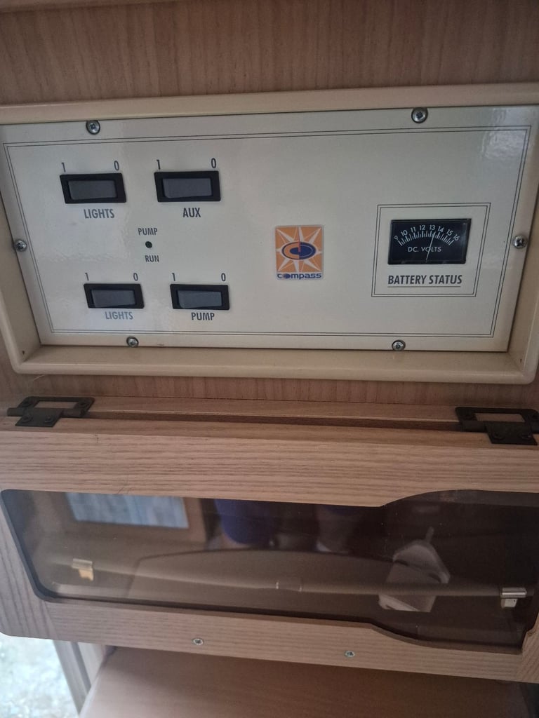 Compass lynx 340/2 touring caravan year 2000 2 berth lightweight