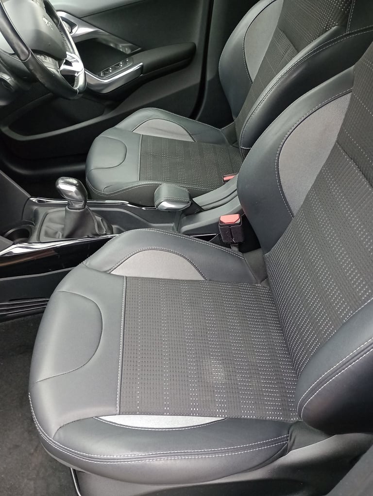 Peugeot, 2008, Hatchback, 2017, Manual, 1199 (cc), 5 doors