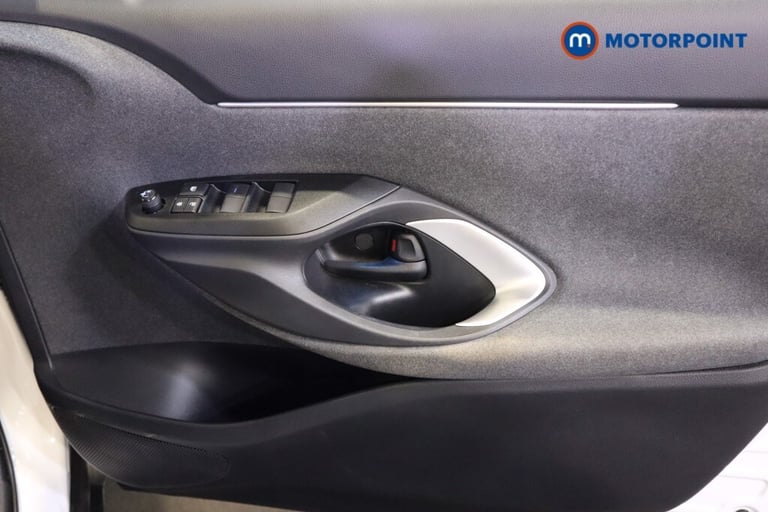 2022 Toyota Yaris Cross 1.5 Hybrid Design 5dr CVT Estate Hybrid Automatic