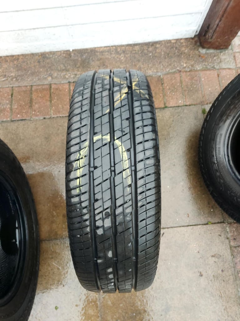 X5 tyres - Continental Vanco 2   215/70R 15C 109/107S