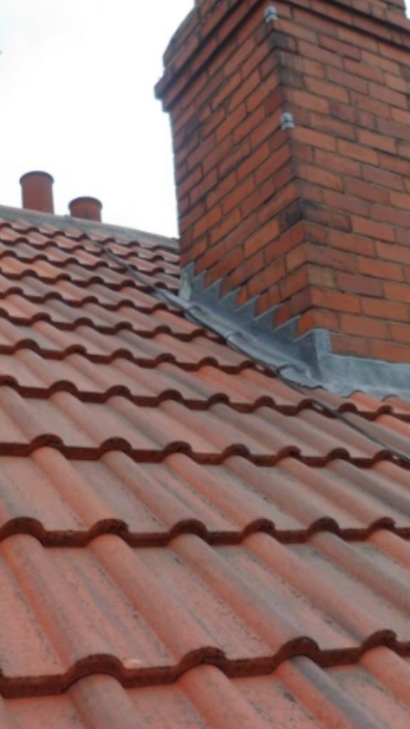 ROOF AND GUTTER REPAIRS 