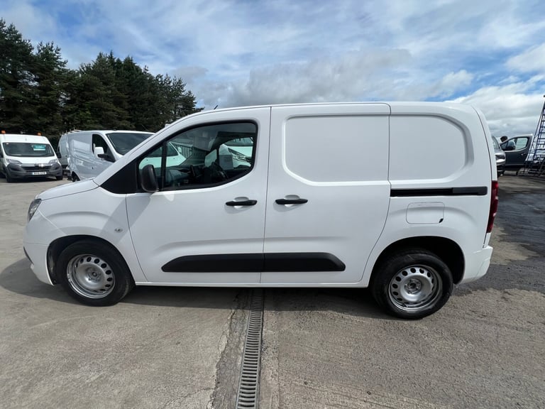 2020 Vauxhall Combo 2300 1.5 Turbo D 100ps H1 Sportive Van PANEL VAN Diesel Manual