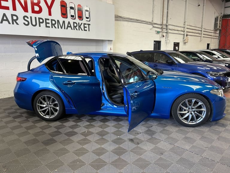 2018 Alfa Romeo Giulia 2.0T Veloce Saloon 4dr Petrol Auto Euro 6 (s/s) (280 ps) Saloon Petrol Aut...