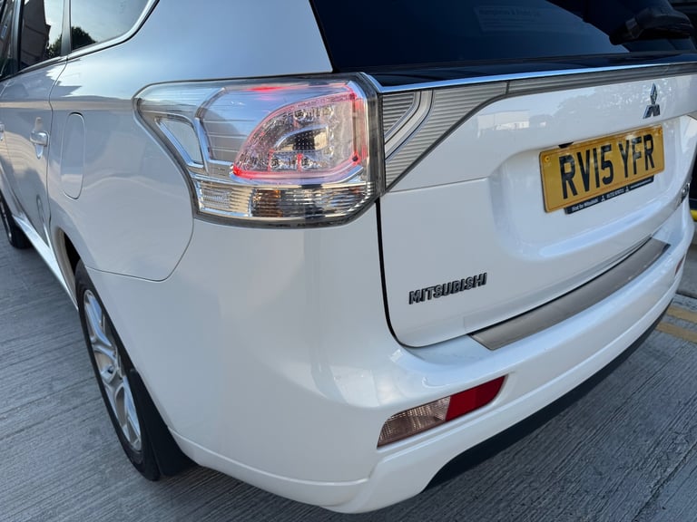 2015 Mitsubishi Outlander 2.0 PHEV GX4hs 5dr Auto ESTATE Petrol Parallel Phev Automatic
