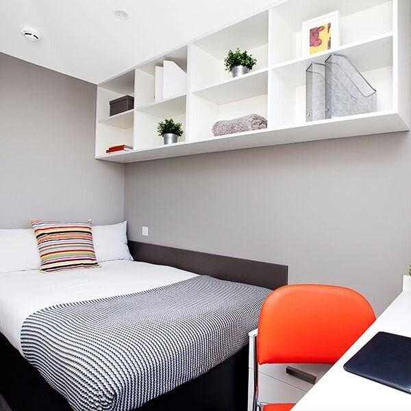 STUDENT ROOM TO RENT IN PORTSMOUTH. ENSUITE AND STUDIO ROOMS ARE