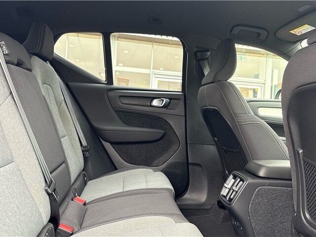2022 Volvo XC40 2.0 B3P Plus Dark 5dr Auto ESTATE PETROL Automatic