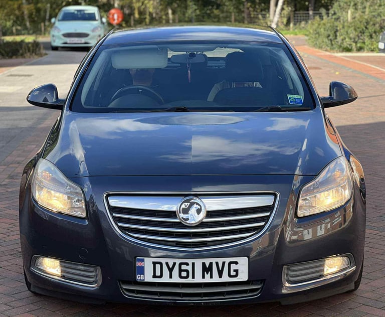 Vauxhall, INSIGNIA, Hatchback, 2011, Manual, 1956 (cc), 5 doors