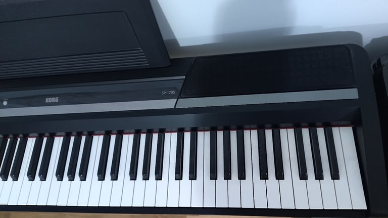 KORG SP-170S DIGITAL PIANO