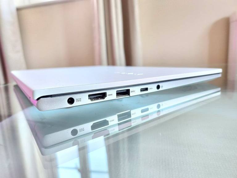 ❤️ ASUS VivoBook S14 i5-10210 8GB RAM 256GB SDD LED NumberPad Harman Kardon Pearlescent White Laptop
