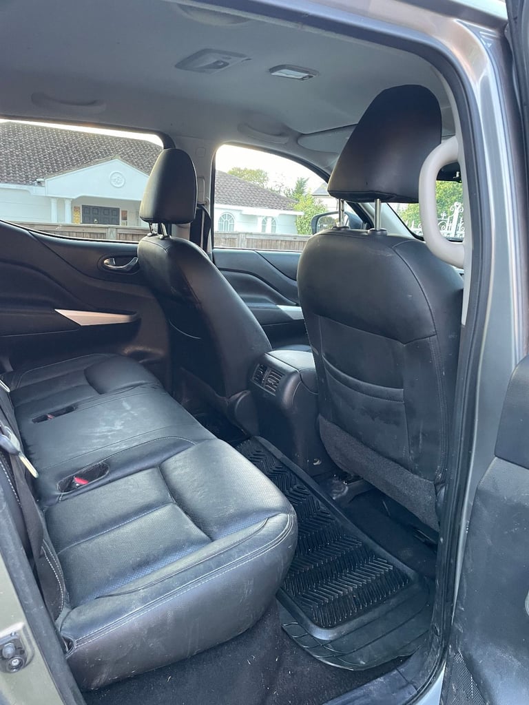 2020 nissan Navara 2.3 low miles