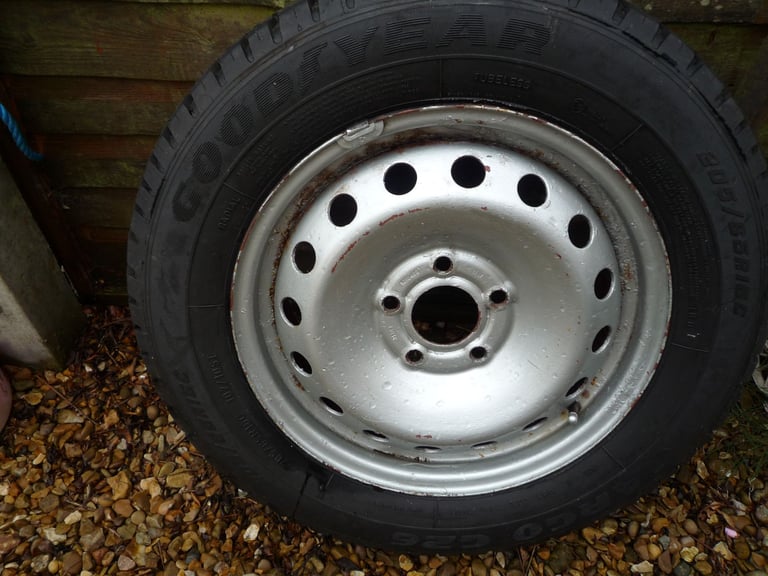Renault trafic/Vivaro/Primastar Wheel.