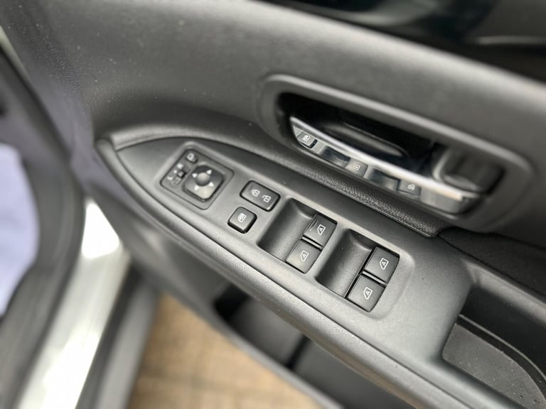 2020 Mitsubishi Outlander 2.0 MIVEC Design CVT 4WD Euro 6 (s/s) 5dr ESTATE Petrol Automatic