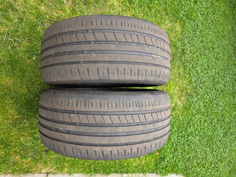 2 Tyres 225x40x18