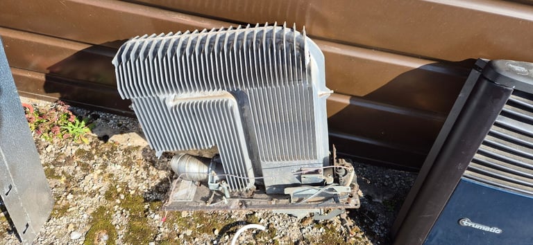 TRUMA TRUMATIC S3002P ULTRAHEAT gas and electric space heater for camper caravan motorhome.
