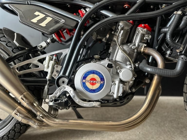 STUNNING LOW MILEAGE 2019/69 CCM SPITFIRE FLAT TRACKER