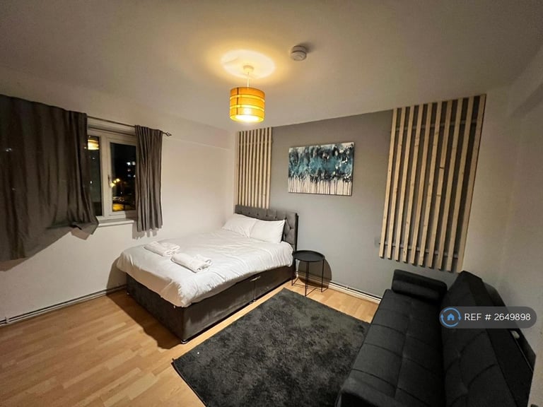 image for 1 bedroom in Swinburne Court, London, SE5 (#2649898)