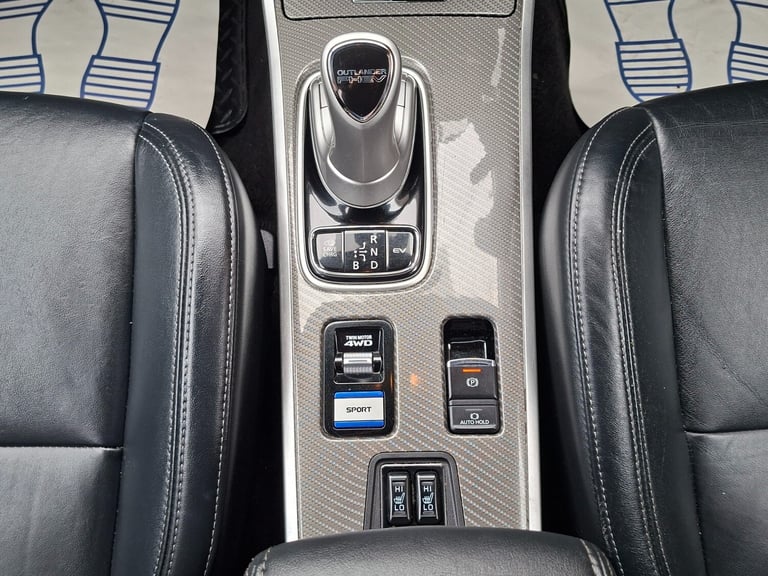 2021 21 Mitsubishi Outlander 2.4 PHEV Dynamic CVT Auto 4WD 13.8kWh. 1 Owner.
