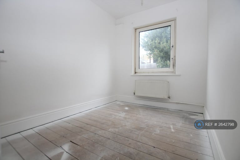 3 bedroom house in Mount Road, Chatham, ME4 (3 bed) (#2642798)